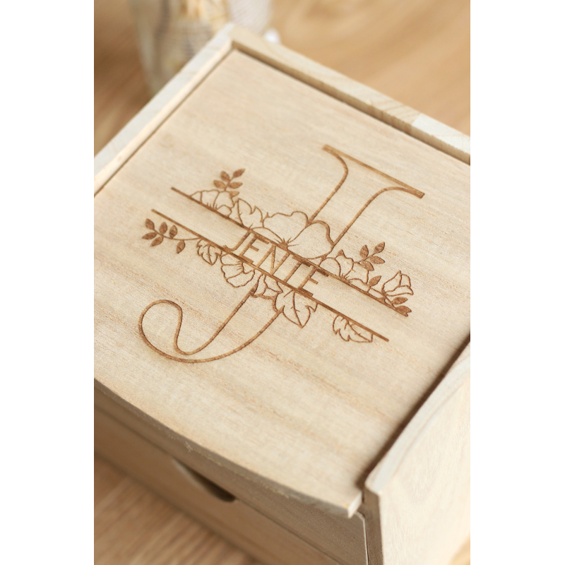 Sieraden/Make-up kistje met naam - "Jente"